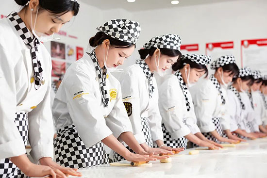 西点培训一年多少学费