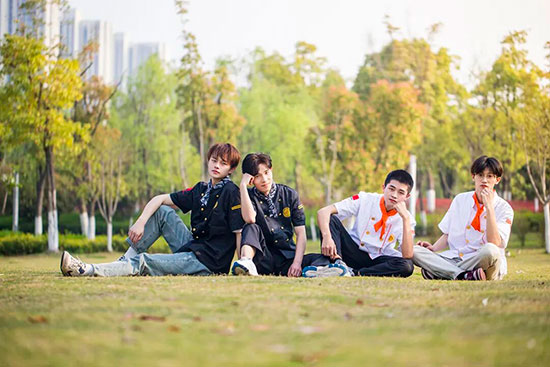 十八岁小姑娘学点什么技术好