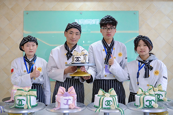 兰州有哪些烘焙学校招聘?行业热潮下,西点人才成 “香饽饽” 兰州有哪些烘焙学校招聘?行业热潮下,西点人才成 “香饽饽”