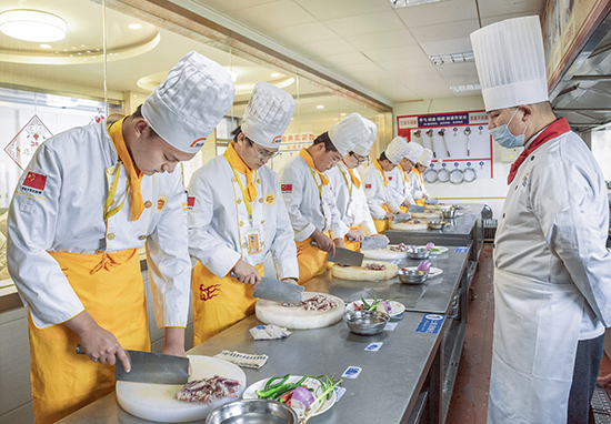 甘肃新东方烹饪学校学费指南：学技术，投入值得